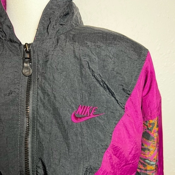 VNTG 90s Nike Windbreaker - Picture 5 of 8